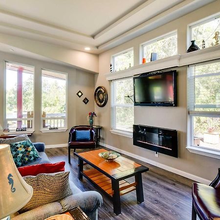 Ocean Shores Retreat With Porch And Canal Views! Zewnętrze zdjęcie