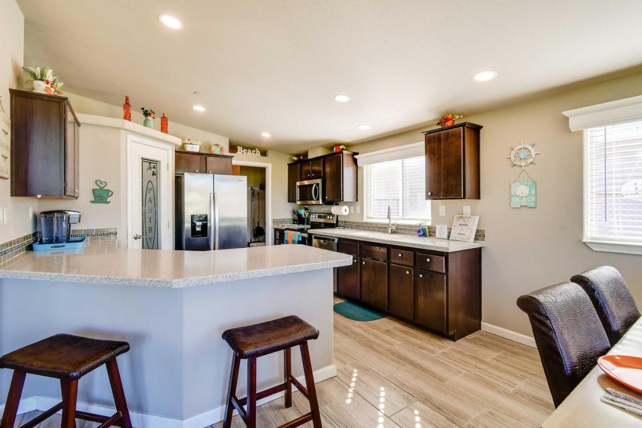 Ocean Shores Retreat With Porch And Canal Views! Zewnętrze zdjęcie