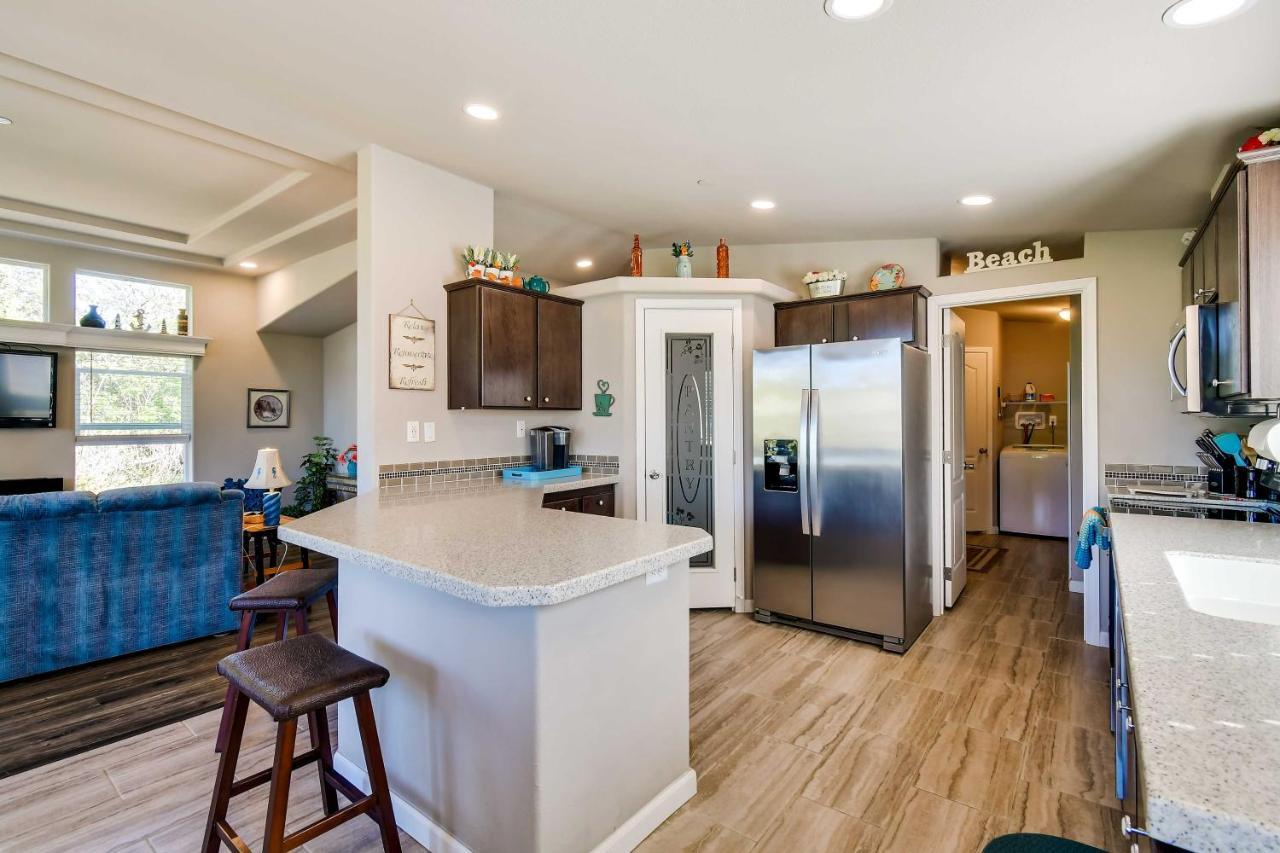 Ocean Shores Retreat With Porch And Canal Views! Zewnętrze zdjęcie