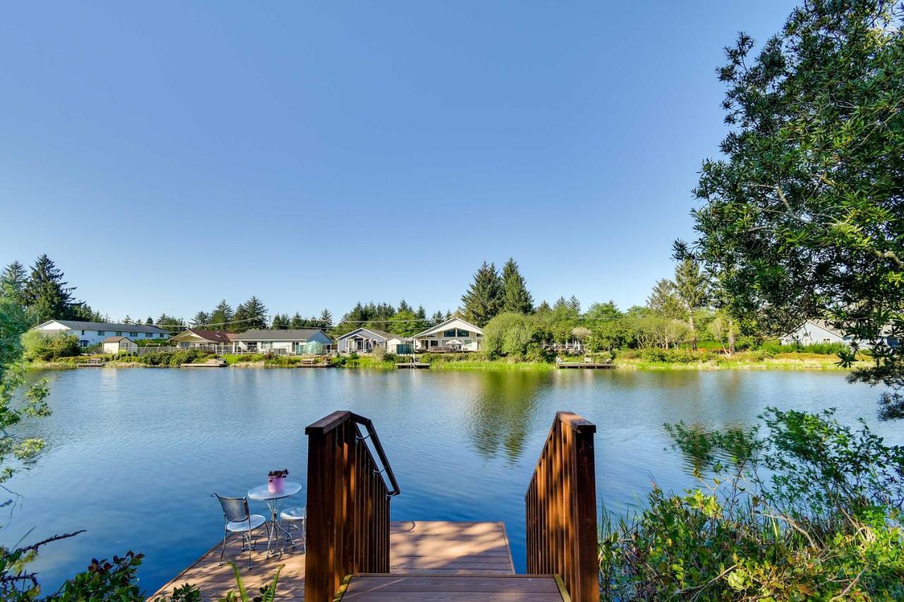 Ocean Shores Retreat With Porch And Canal Views! Zewnętrze zdjęcie