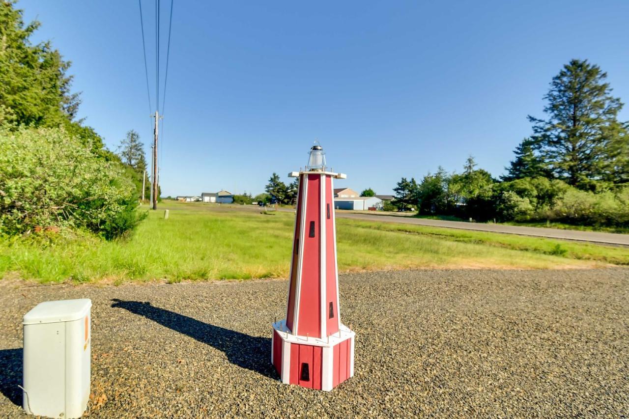 Ocean Shores Retreat With Porch And Canal Views! Zewnętrze zdjęcie