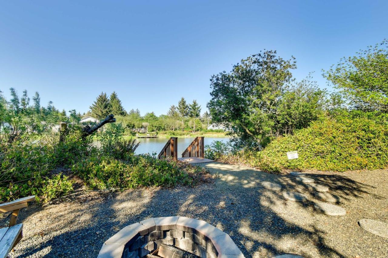 Ocean Shores Retreat With Porch And Canal Views! Zewnętrze zdjęcie