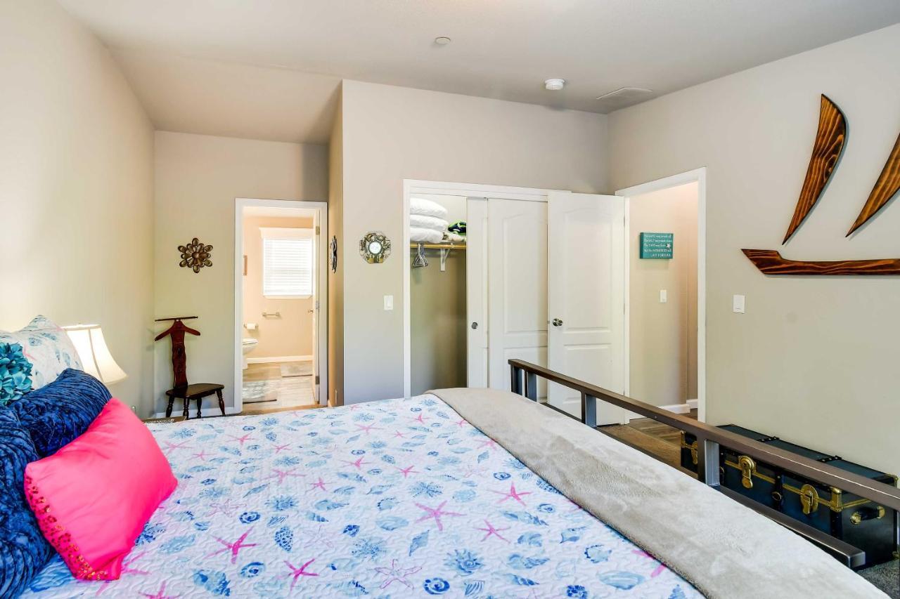 Ocean Shores Retreat With Porch And Canal Views! Zewnętrze zdjęcie